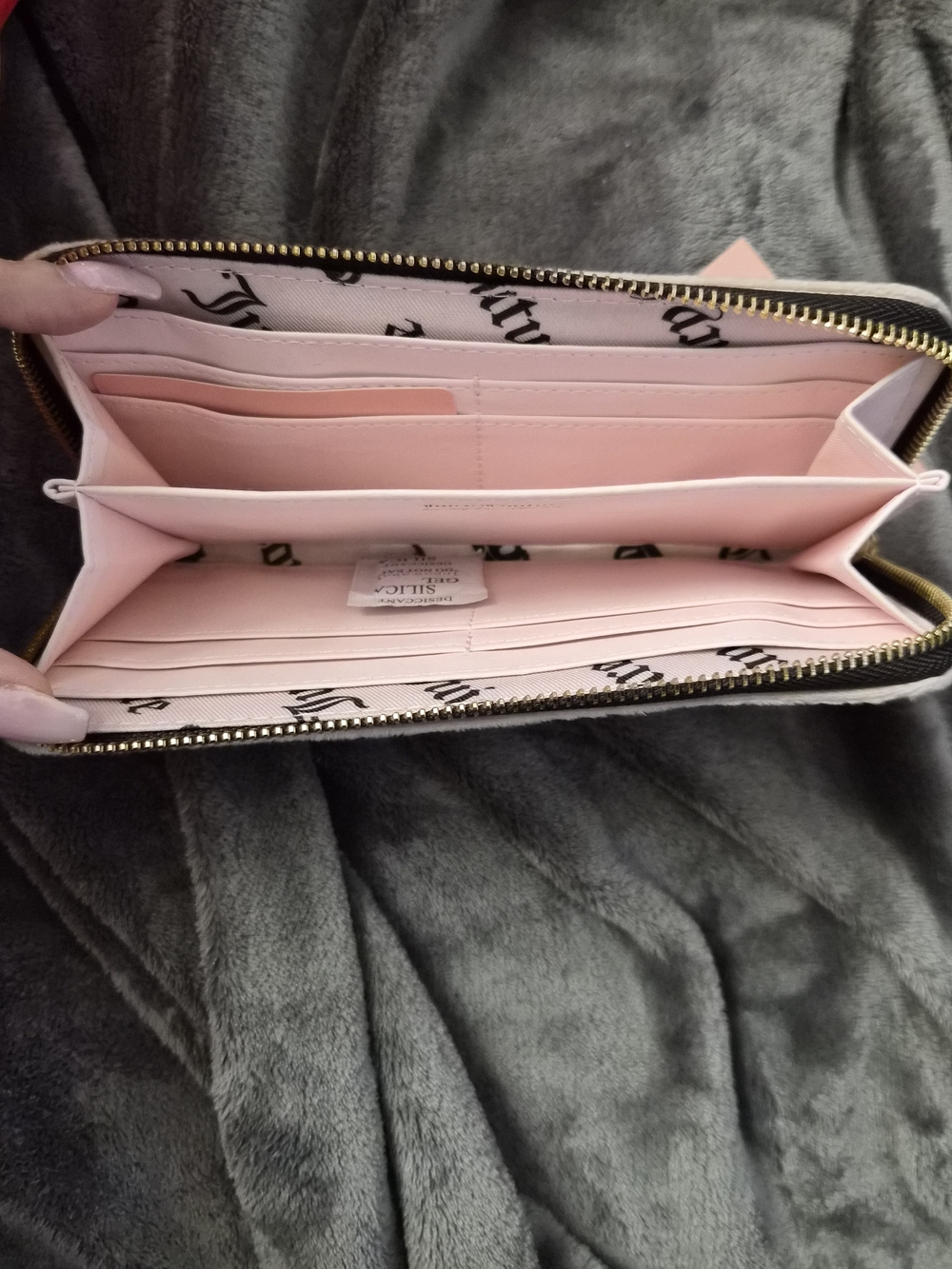 Juicy Couture Blush Velvet Zip Wallet with Black Trim & Gold Crest - Picture 3 of 3